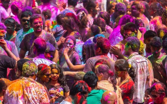 places to visit in delhi on holi