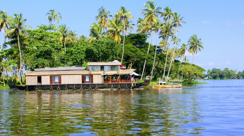 kerala backwaters houseboat and beaches